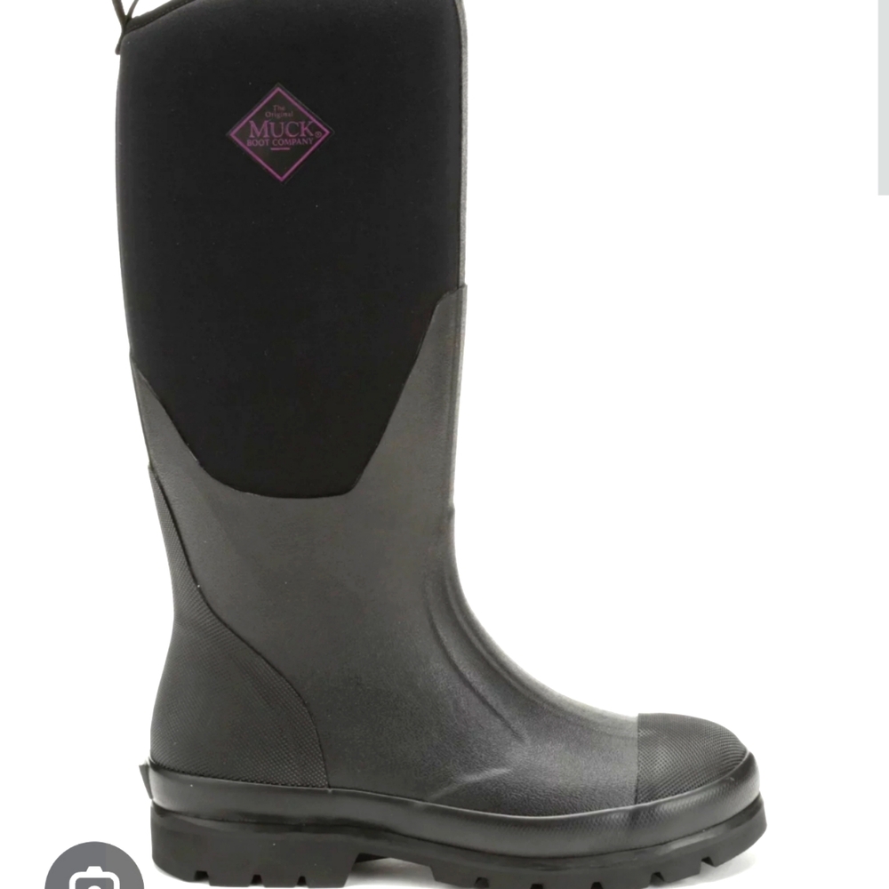 MUCKS Chore Tall.  Womens Size 5. Black with purple logo.